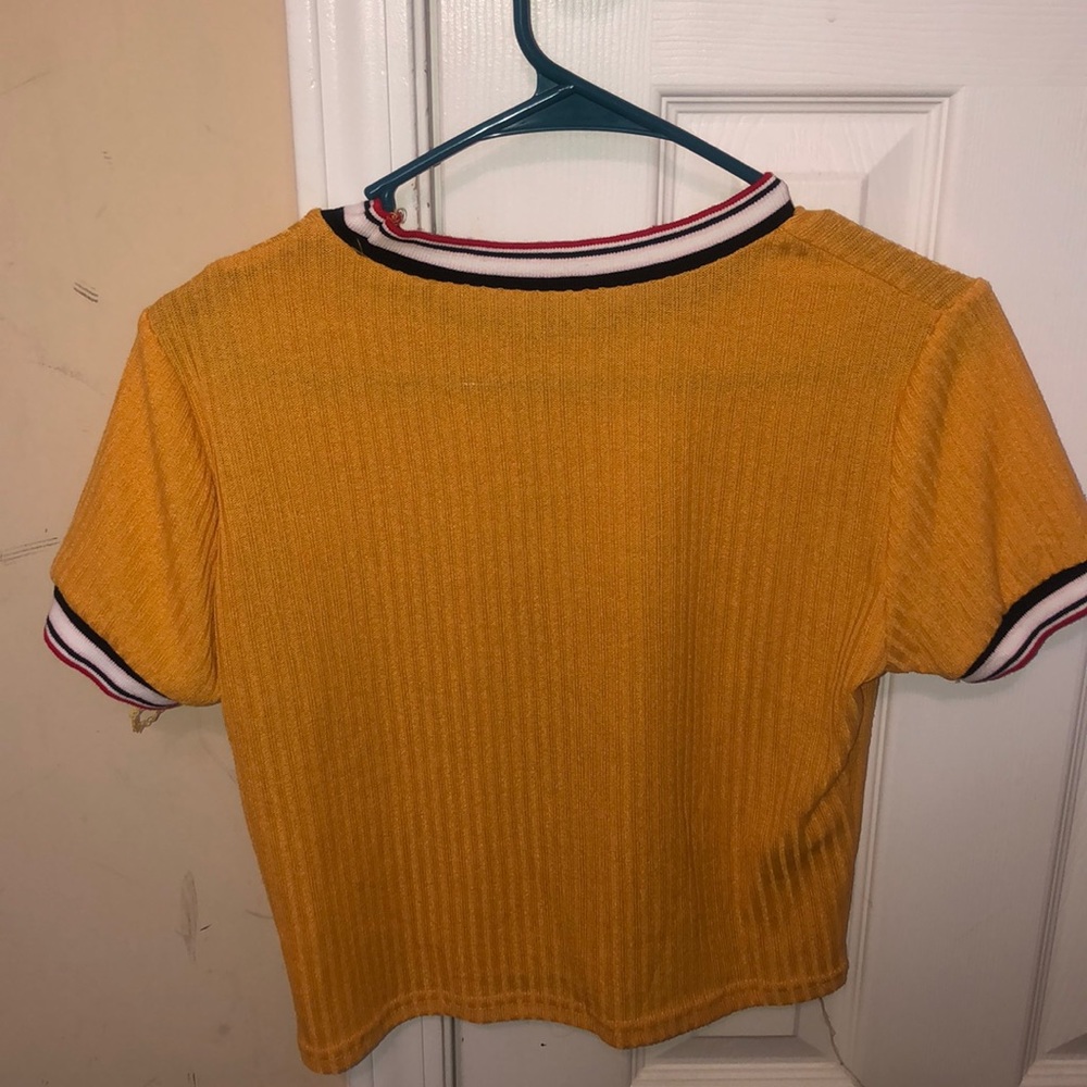 Fitted Top - Picture 2 of 2